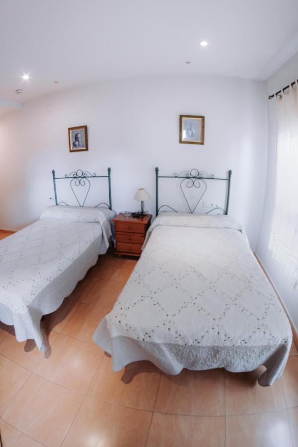 Hotel Delphos Moraleja Luaran gambar